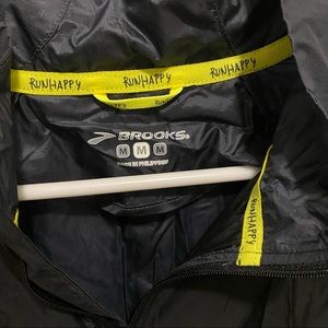 Men’s brooks running jacket